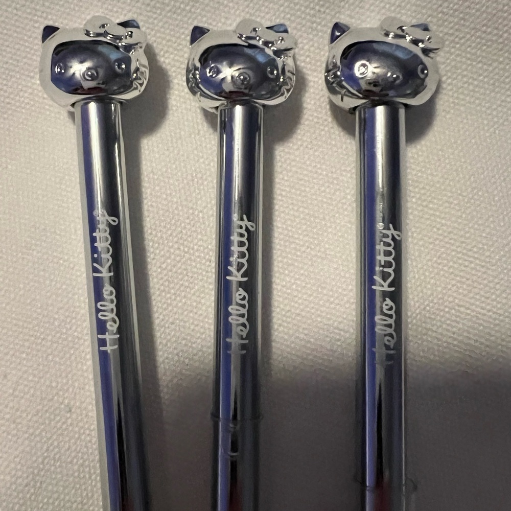 Limited Edition HTF 3 Metal “Hello Kitty” Makeup Brushes